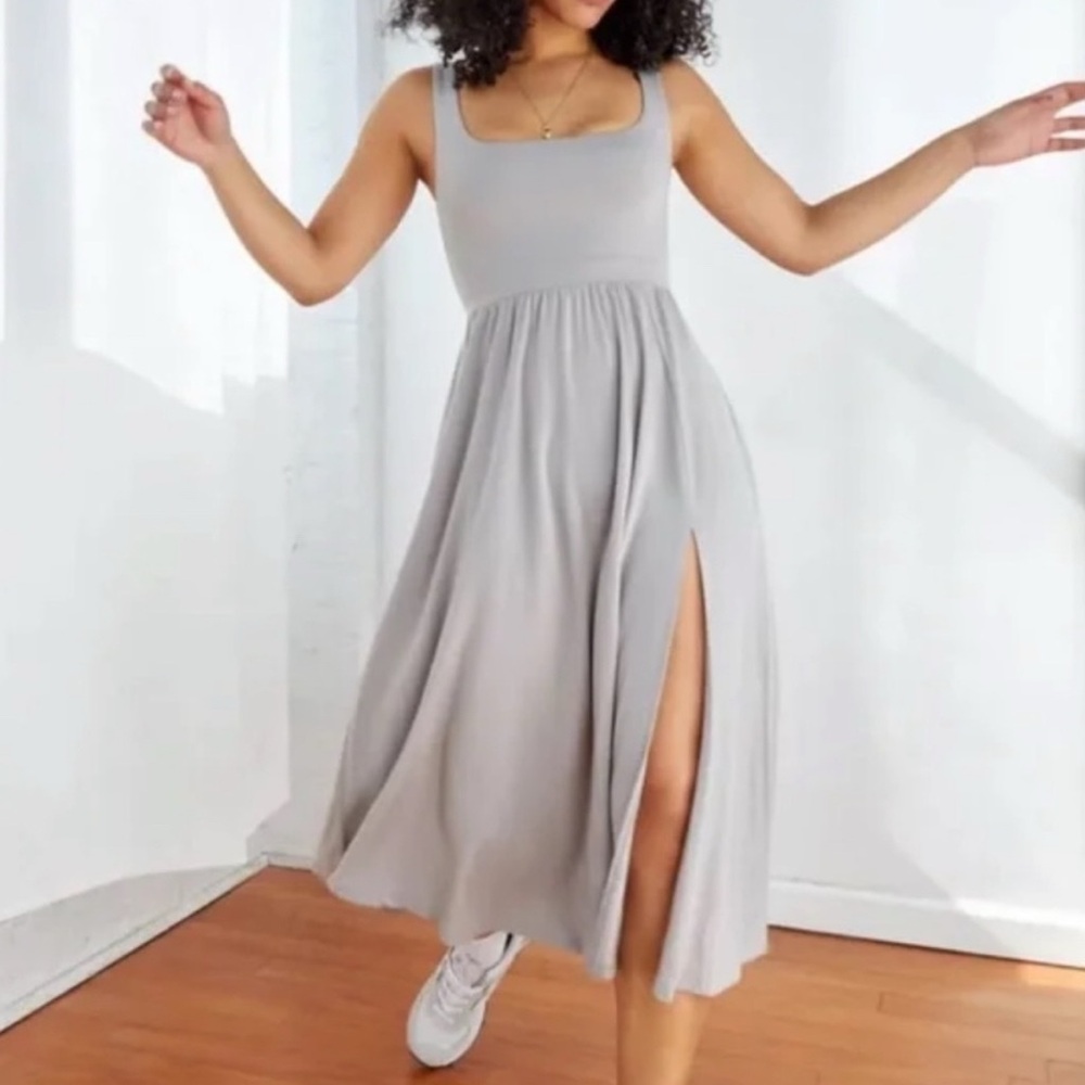 Aritzia Wilfred Market Slit Midi Dress XL Basalt Grey Flowy Sleeveless Stretchy